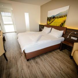 Dorfmeister Business Hotel B&B, hótel í Weikersdorf am Steinfelde