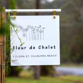 Fleur de Chalet - Pet Friendly - 10 Mins Walk to Beach