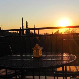 Rodon Apartments: Tsoukaladhes şehrinde bir otel