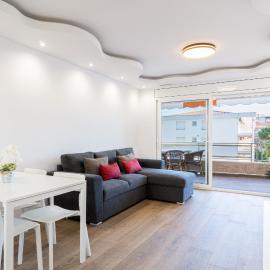 TuristMar - Amplio apartamento con gran terraza con vistas a solo 50m de la playa, Salou