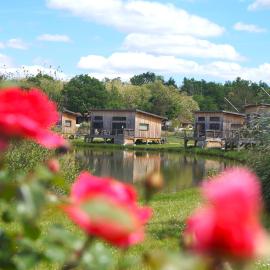 Écolodges du Golf du Sauternais: Saint-Loubert şehrinde bir otel