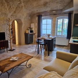 Charmante maison troglodyte Loire Valley, hotel a Rochecorbon