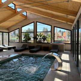 La Violeta HOTEL SPA & CHILL OUT, hotel di Castelltersol