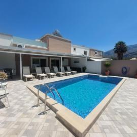 Villa Astro- Less than 5-Min Walk to Kalivaki Beach