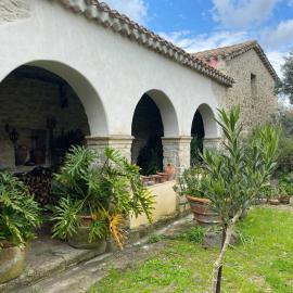 Casa tipica sarda, hotel em Gonnosnò