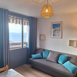 Studio rénové - Pied des pistes - Prapoutel - Les 7 laux, hotel v destinácii Les Adrets