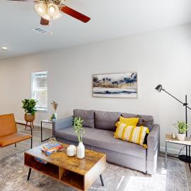 Patio Dining & Yard: Porter Escape, 3 Mi to Golf, hotel i Porter