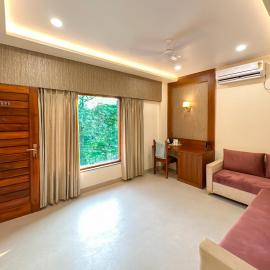Hotel Ananda Kashi
