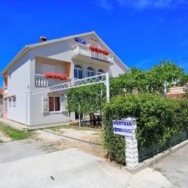 Guest House Barba, hotel in Bibinje
