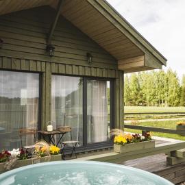 Green Valley vacation homes, ξενοδοχείο σε Žocenes Ciems