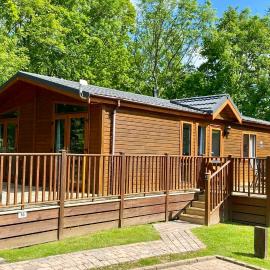 Devon Comfort Lodge with Hot Tub - Spa Resort in Devon