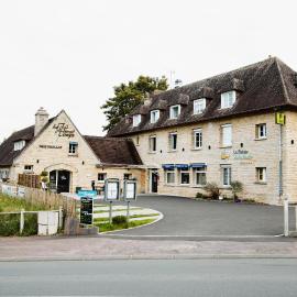 Logis Hotel Le Relais De La Poste Restaurant Le Fil du Temps, hotel a Thury-Harcourt