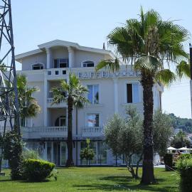 Hotel Eiffel, hotel u Tirani