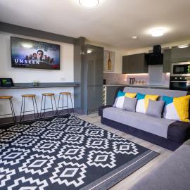 Penthouse 3 Bed, Large HotTub Long stay Discount