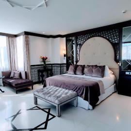 ग्रेनेडा में, होटल Hotel Saray
