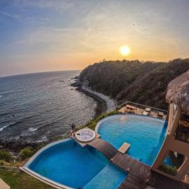 Pacific King Hotel, khách sạn ở Cuatunalco