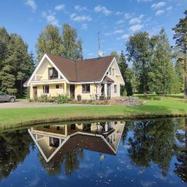 Viesu un ciemiņu brīvdienu māja Villa VĒJROZES
