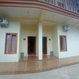 Kresna Guest House Syariah Pacitan, hotel in Pacitan
