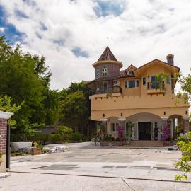 麻吉城堡親子寵物民宿, hotel v destinácii Dayin