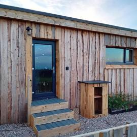Honeysuckle Straw Bale Cabin, hotel a Dallas