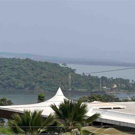 1 BHK Sunrise & Seaside Solitude, hotell i Marmagao