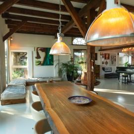 Farmhouse bohemian style close to Amsterdam، فندق في Waverveen