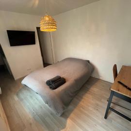 Studio proche La Defense, hotel sa Puteaux