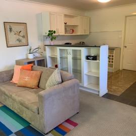 Very Comfortable Granny Flat, hotel i Yass