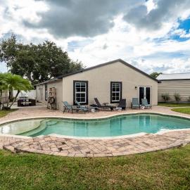 Royal Equestrian Haven a Luxury Paradise Escape with Pool, hotel a Royal Palm Beach