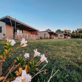 Auvergne chalets Sancy, hotel in Bagnols