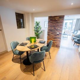 Historical 80m2 Retreat with Sauna option - R51B, hotell i Eindhoven
