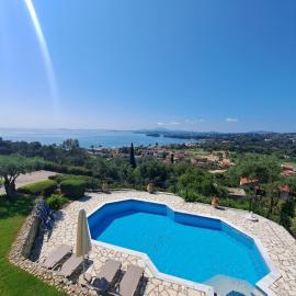 Villa Galini with Private Pool & Incredible Views, Ipsos