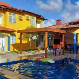Salinopolis- casa com piscina, hotelli kohteessa Salinópolis