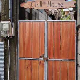 Chill House Flores