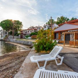 The Sea Front Fisherman’s house, Hotel in Kato Gatzea