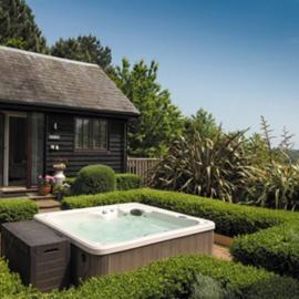 Blackthorn is a luxurious, rural retreat for two., hotel in Icklesham