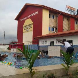 Complexe Meublé PEPON, hotel en Duala