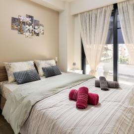 Olina's Luxury Apartment, hotel in Tríkala