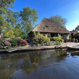 Plompeblad Suite Giethoorn, hotel in Giethoorn