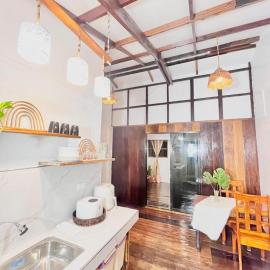 Precious Homestay (Deluxe Room), hotel u gradu Burgos