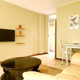 Lolo's Rarefind 5min walk to shops, hotel a Harare