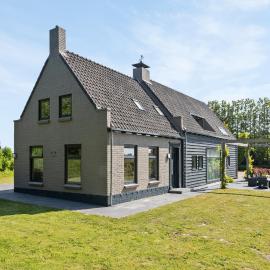 Landgoed Hermitage - Villa Euphoria - XXL Zwemspa - Max 10 personen, hotel i Ouddorp