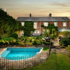 Downwood Vineyard Manor House in Idyllic Countryside