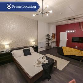 Cozy 1 Bed Apartment with Kitchen in Town