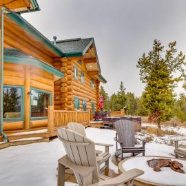 Fraser Chalet w/ Hot Tub & Mountain Views