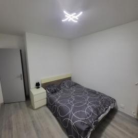 Chambre neuve dans un appartement partagé à 10 minutes du circuit