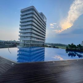The Nove Apartment Kalani Tower Sea View – hotel w mieście Telukmataikan
