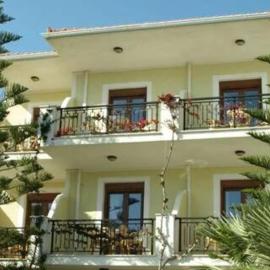 Patra's Apartments Kleopatra and Komissa: Poseidónion şehrinde bir otel
