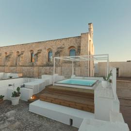 Palazzo dei Gigli Puglia - house with heatable rooftop-Pool, Hotel in Ugento