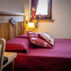 Brusson में, होटल Le Coin des Mélèzes - SKI, NATURE & TREK - camere in baita di montagna